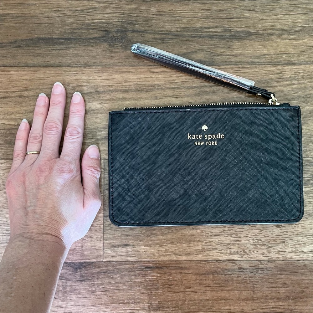 Kate Spade wristlet - Picture 8 of 8